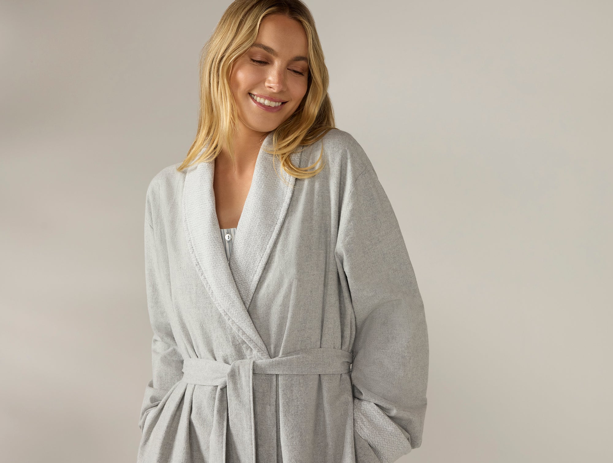  Women’s Cloud Brushed Organic Flannel Robe 