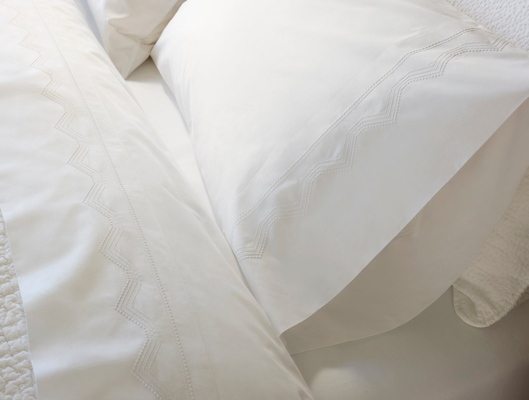 Vista Embroidered Organic Percale Sheet Set - Coyuchi 