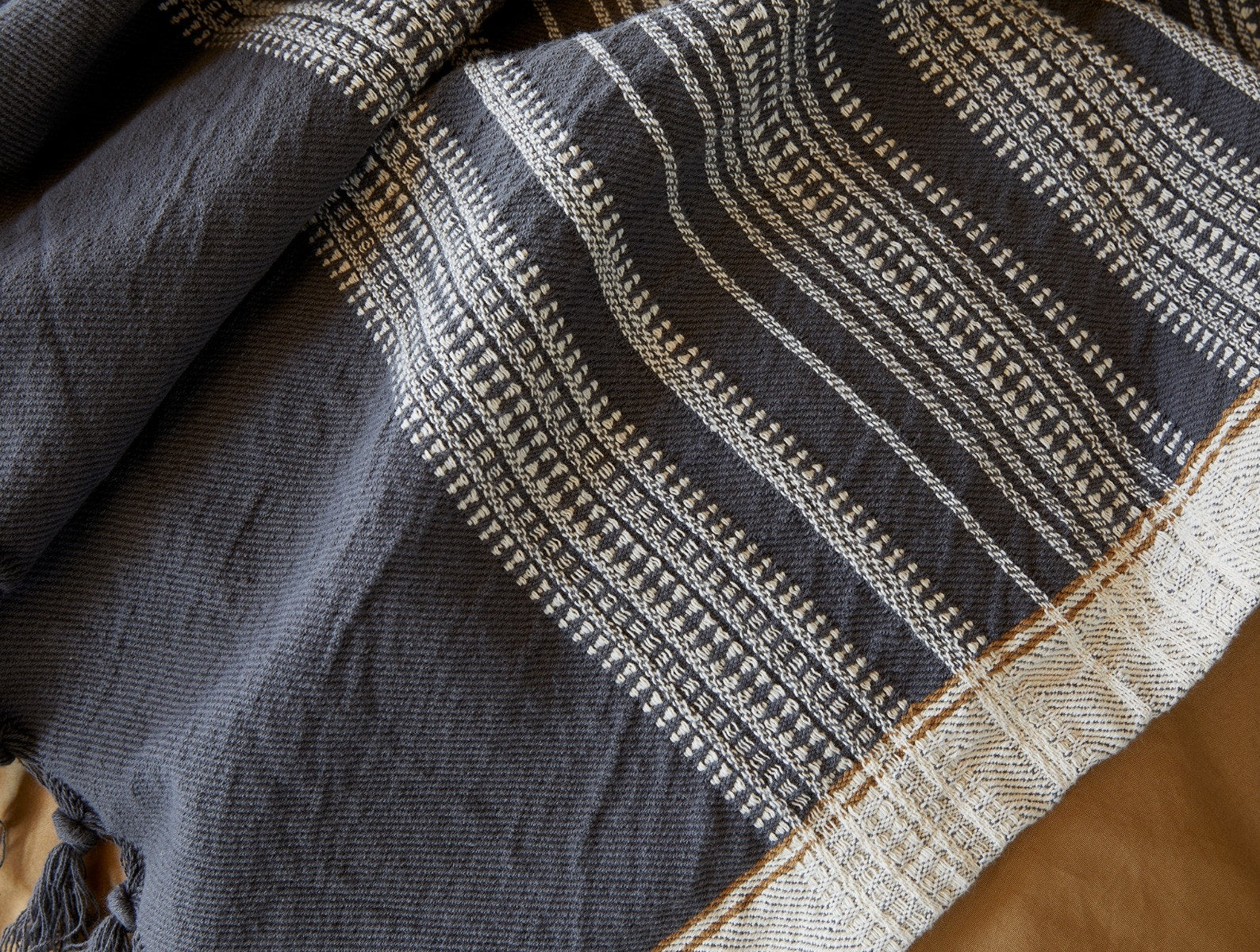 Inyo Organic Dobby Throw